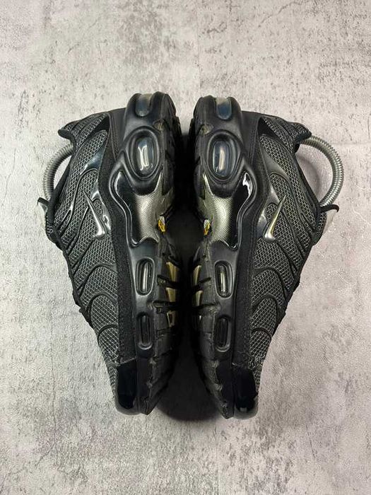 Air Max Plus Black Metallic Silver Size 39EU