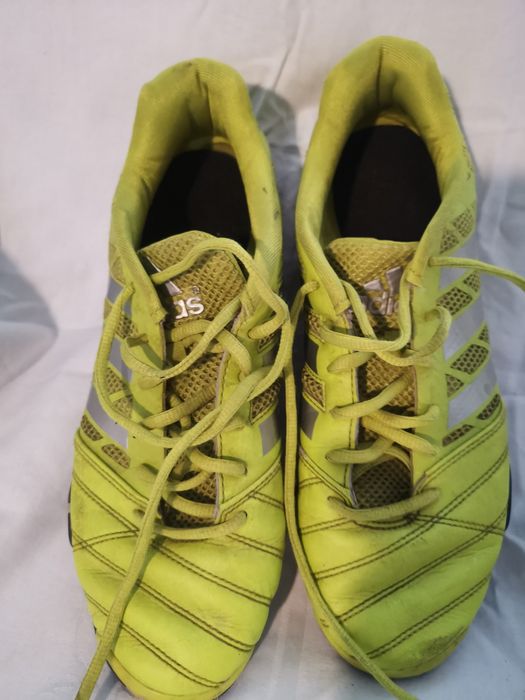 Buty sportowe, typ adidas