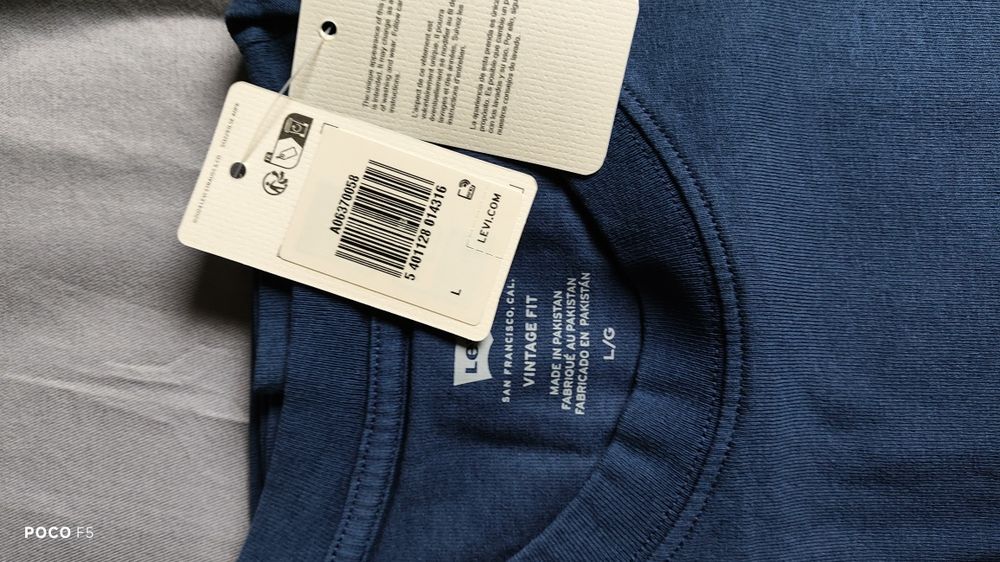 Levi's granatowy t-shirt rozm L jak XL haftowane logo
