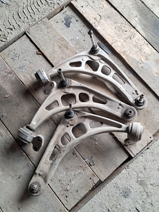 Передній ричаг бмв е46 під реставрацію,  ціна за комплект