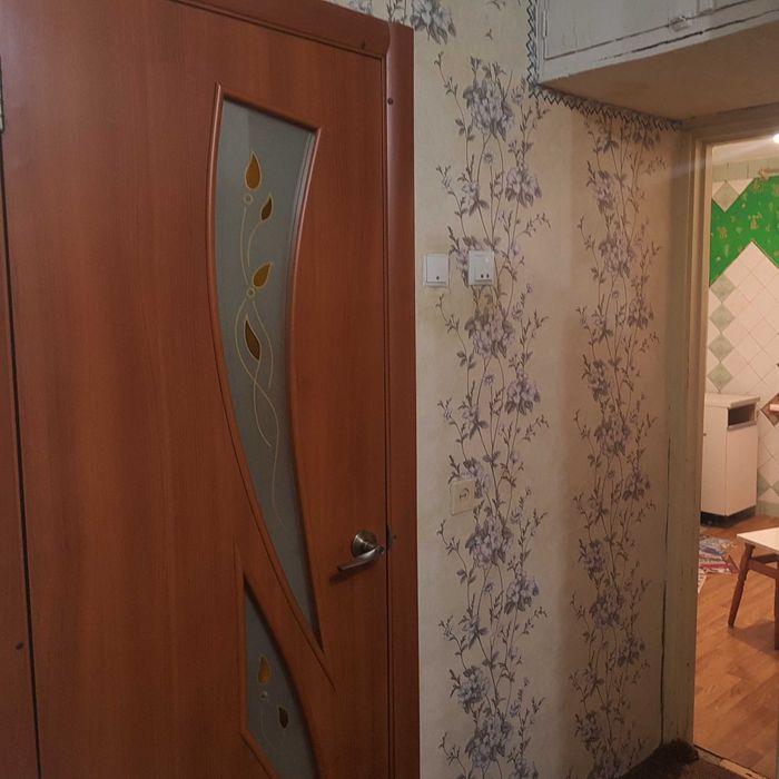 Здається  1-кімнатна квартира на Крошні