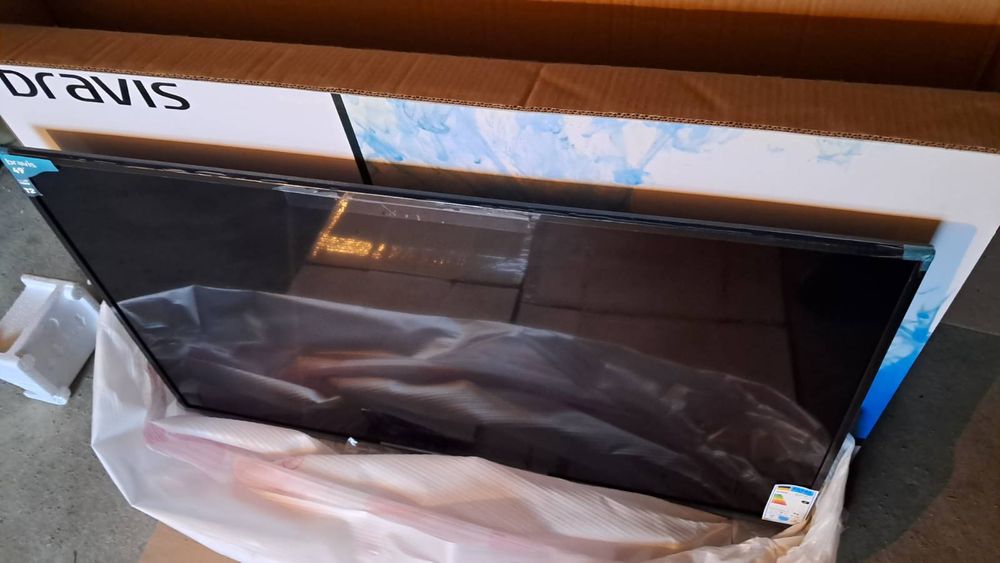 LED телевізор Bravis 49" E6000 (новий!)