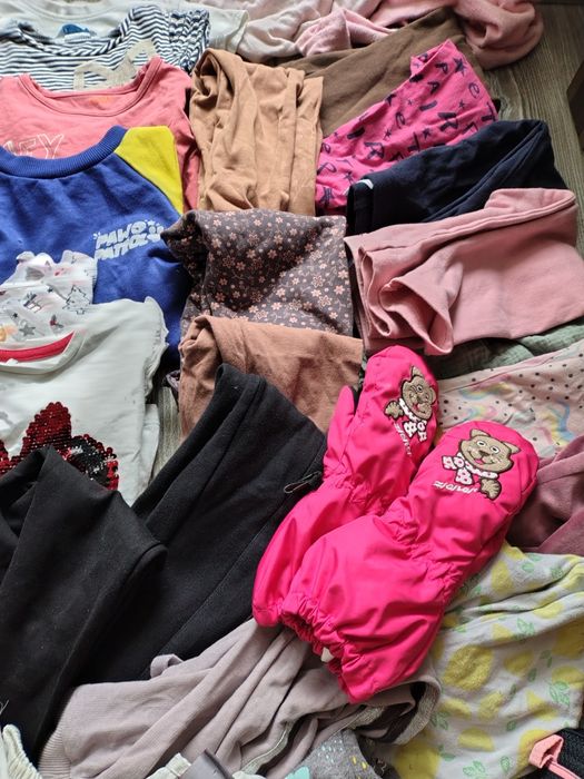 Zestaw ubranek dziecięcych 37 sztuk rozmiar 90 92  sukienki buty