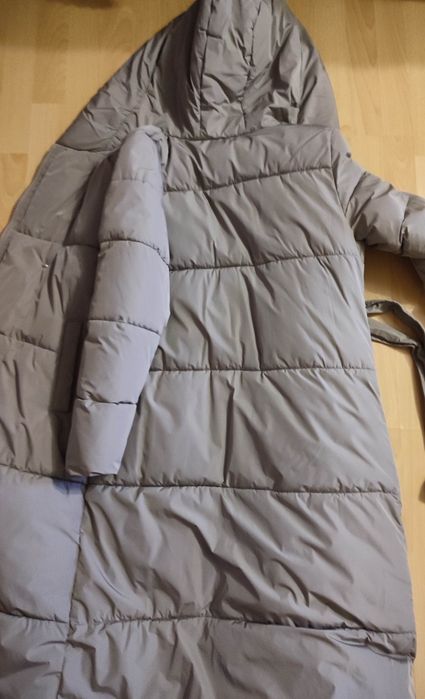 Зимовий довгий пуховик