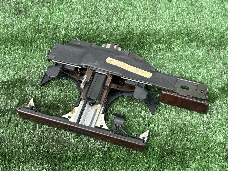 Підстаканники передні BMW бмв е38