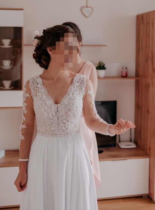 Suknia ślubna, odpinane rękawy, muślinowy dół