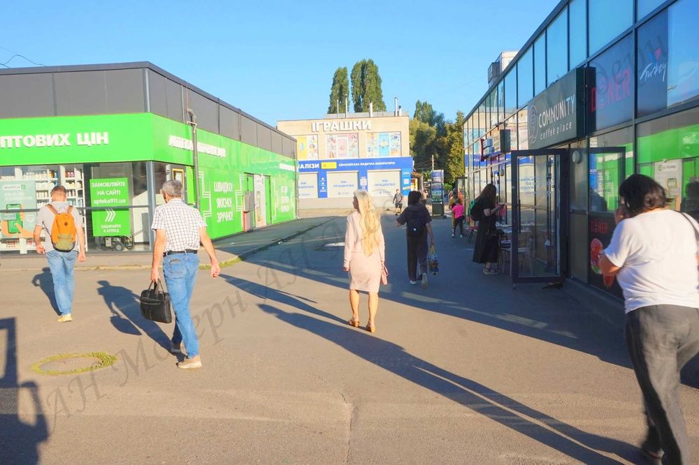 Великий павільйон біля метро та супермаркету продаж Харків