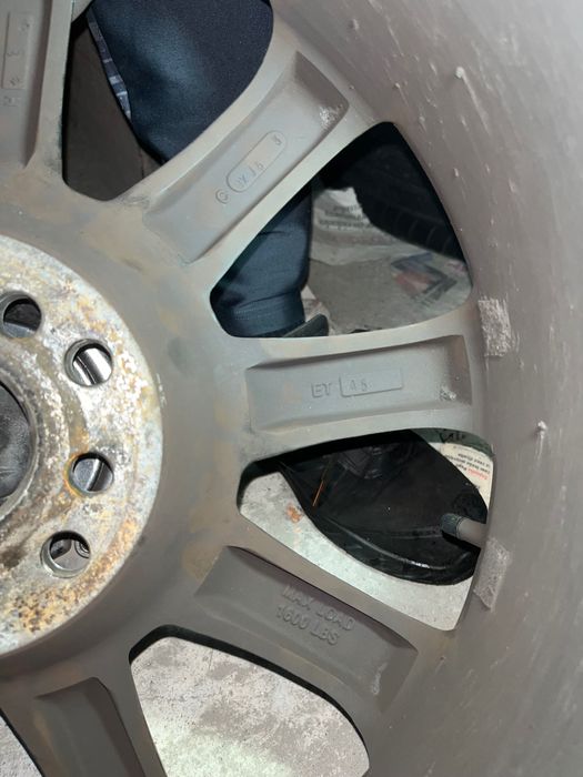 Jantes Audi 18” pretas e prateadas