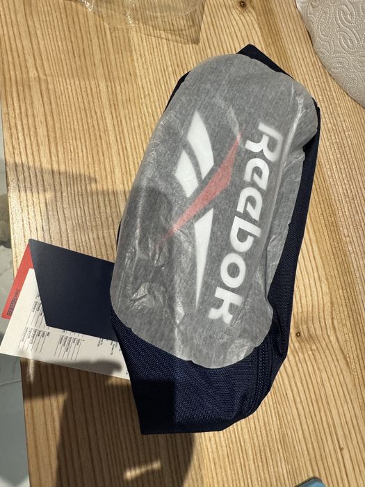 Nowa Granatowa Nerka Reebok
