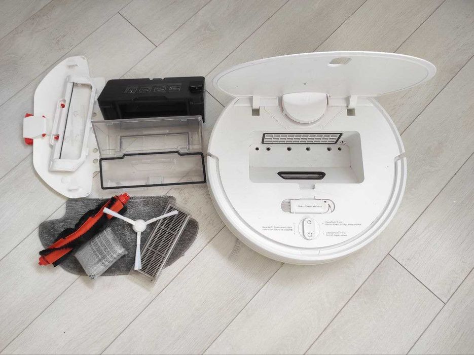 Робот-пилосос з функцією вологого прибирання Mi Robot Vacuum-Mop P