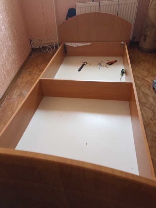 Ліжко односпальне