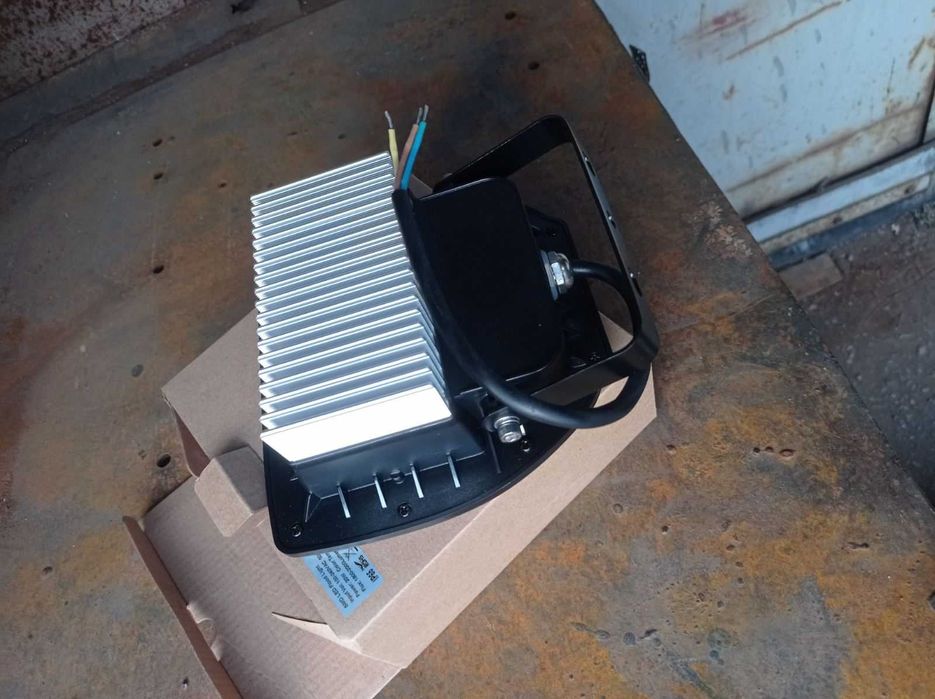 Прожектор LED 20W