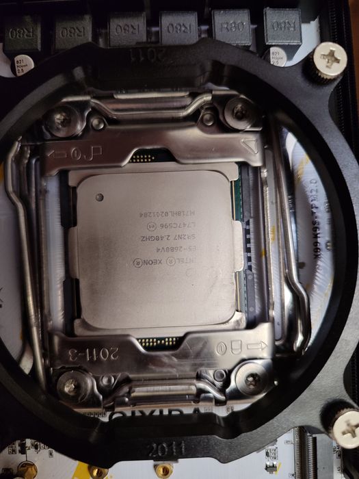 Материнська плата процесор оперативна пам'ять 2011