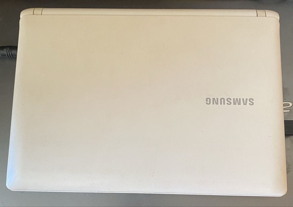 Нетбук Sansung NP-N100S