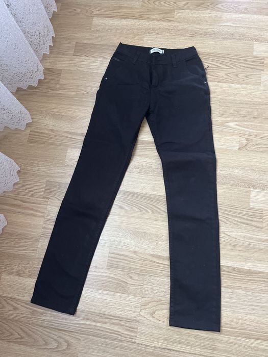 Джинси чорні для хлопчика. Відмінний стан .