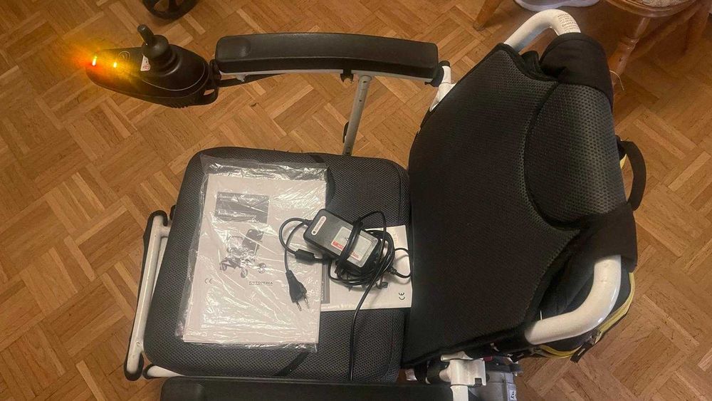 Wózek inwalidzki elektryczny