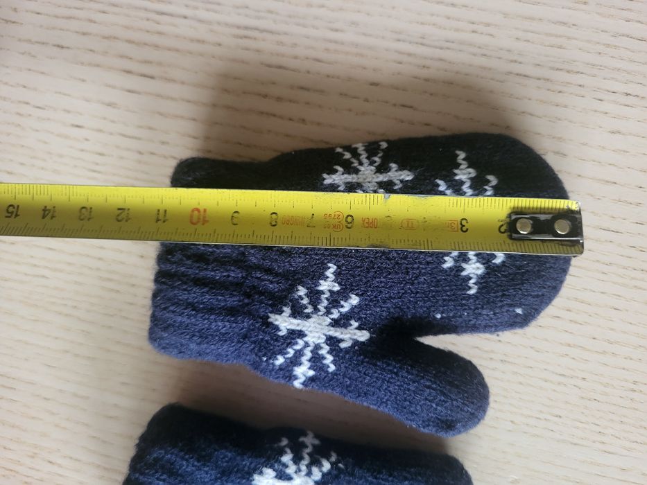 Grube rękawiczki na sznurku