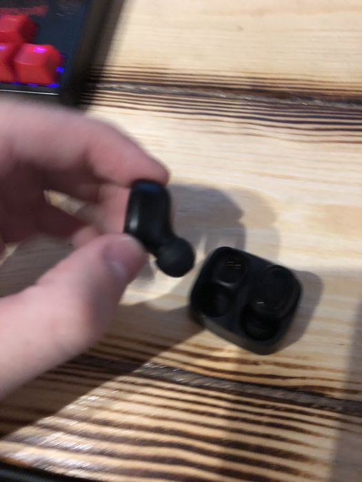 Безпроводні навушники