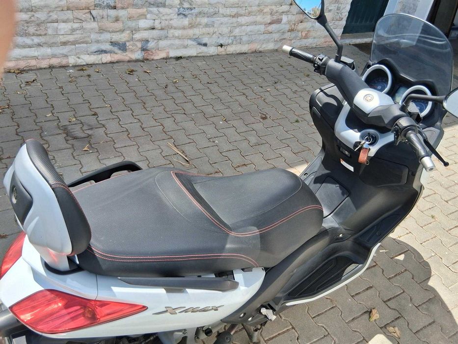 Scooter Yamaha Xmax 125 de 2012 apenas 17.900km, moto protegida sempre em garagem! Monte Gordo,VRSA Vila Real de Santo António