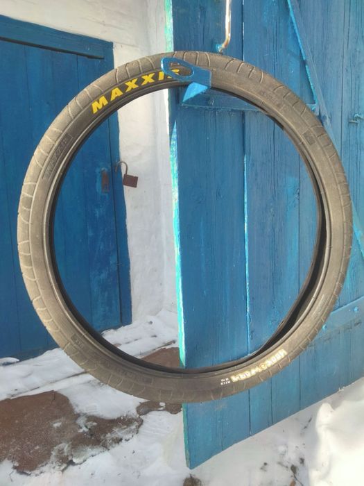 Продам покрышку maxxis