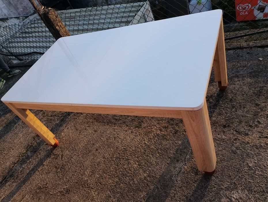 Mesa de jantar + 4 cadeiras