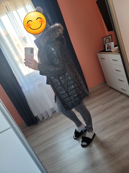 Czarny płaszczyk błyszczący M