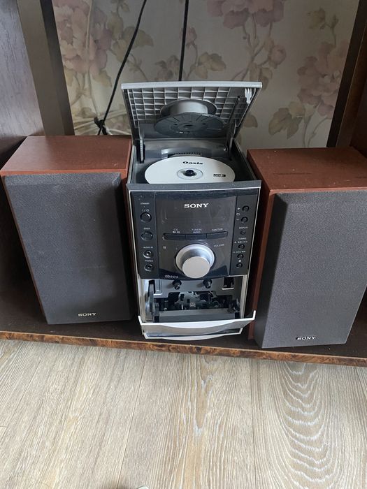 Продам музыкальный центр Sony CMT-EH10