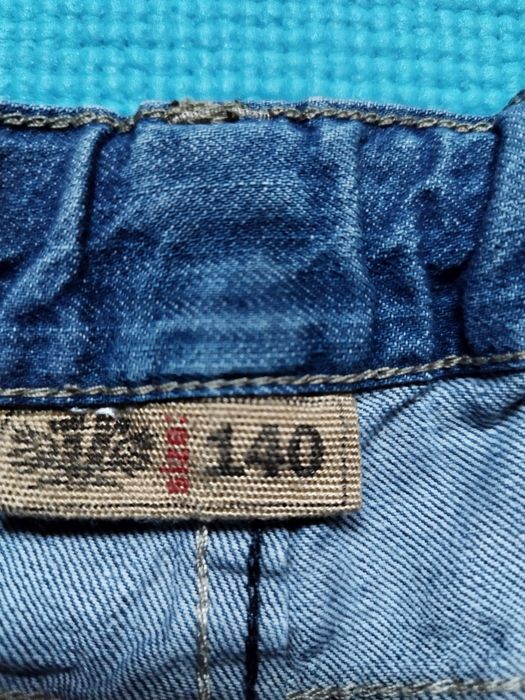 Spodenki jeansowe chłopięce do kolan Cool Club 140
