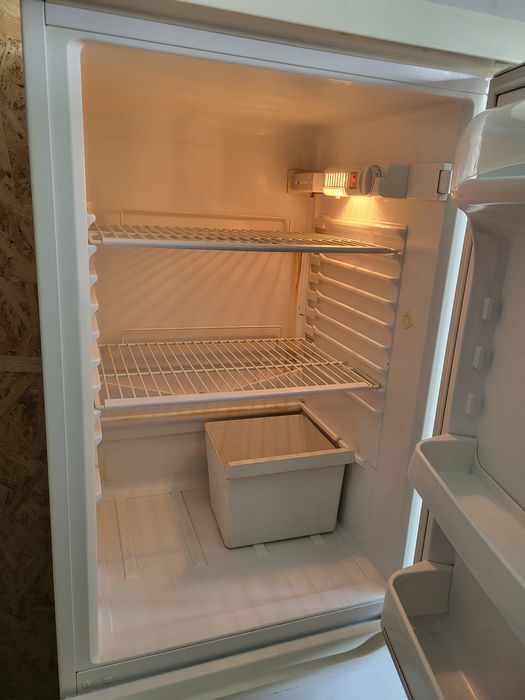 Холодильник Privilege 165см. висота.