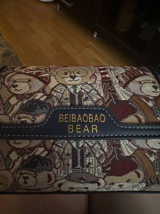 Сумка клатч через плече з вишиваними медведиками