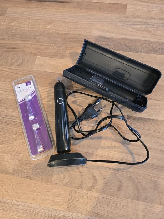 Szczoteczka soniczna senso + 2 koncowki.