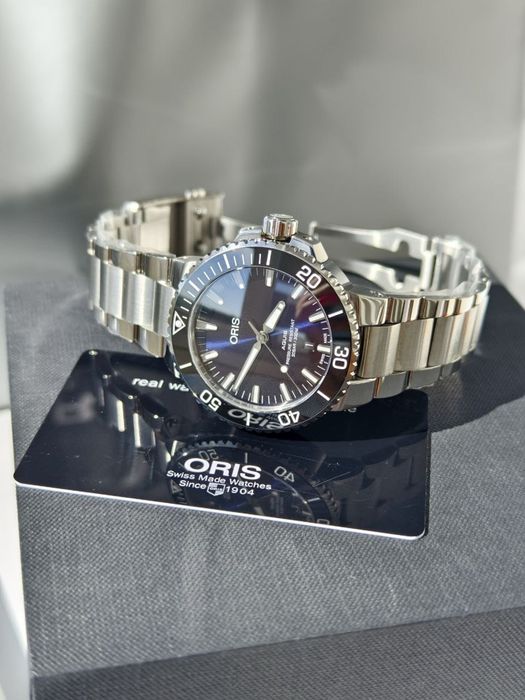 Годинник Oris Aquis Date 01 733 7730 43.5mm