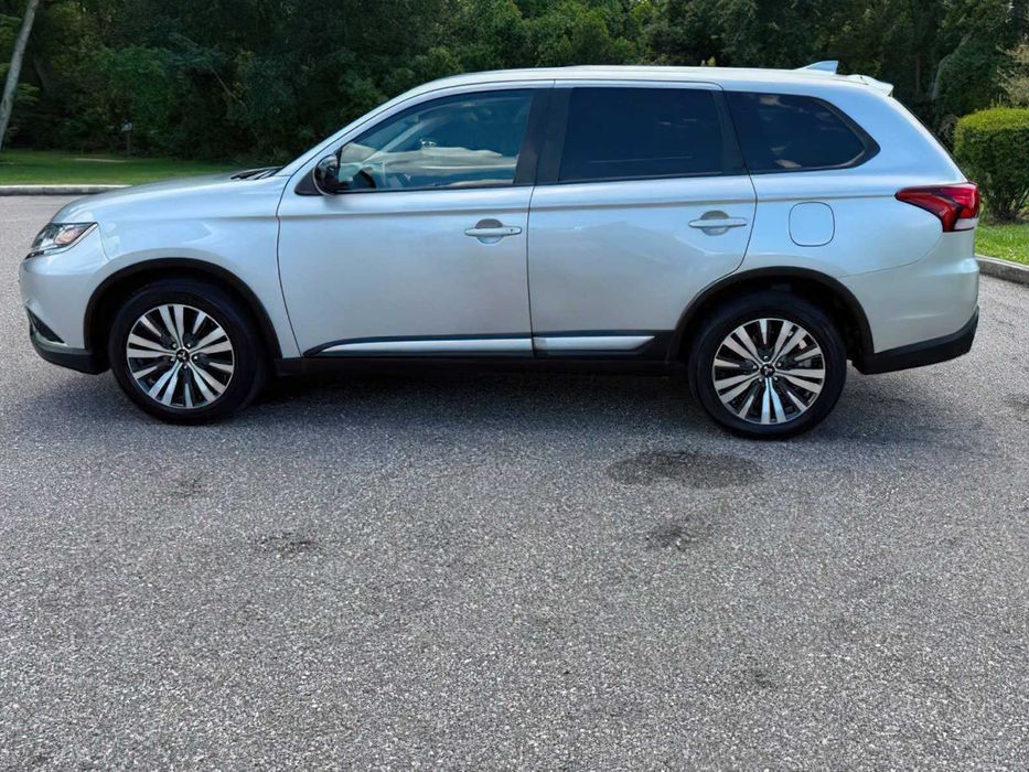 Mitsubishi Outlander ES 2.4      2020