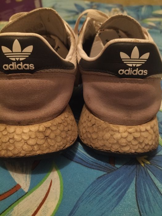 Кросівки adidas Retropy E5