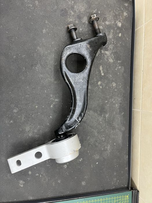 Передній лівий речаг Mazda 6GH