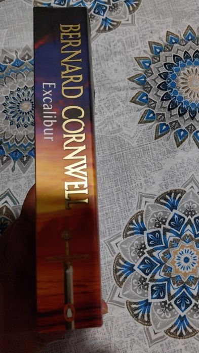 Excalibur ( inglês). Portes incluídos.