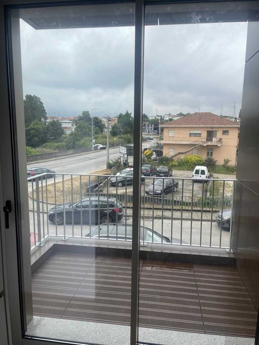 Arrendo T1 Novo na Rua de Rebordãos 1º Andar - Areosa - Rio Tinto - Porto
