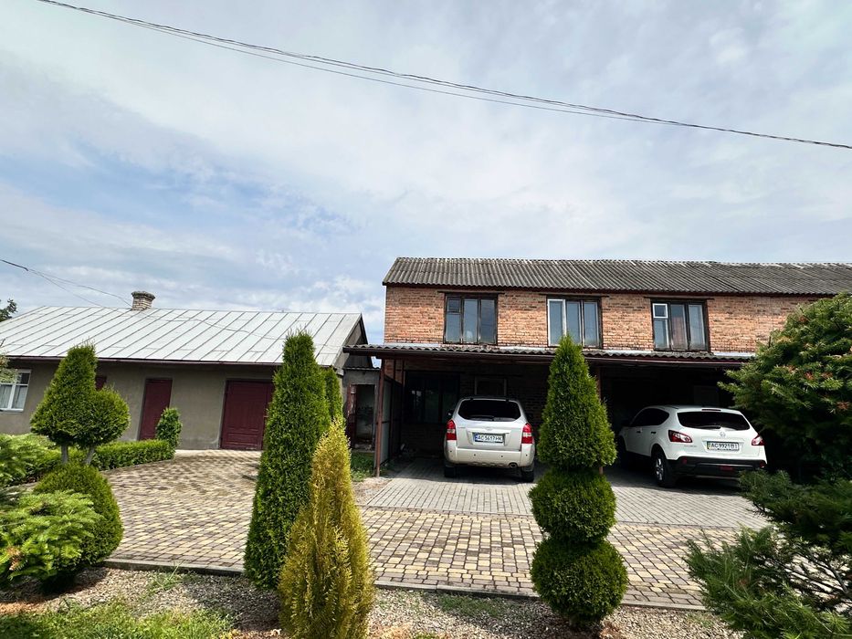 2 будинки+виробниче двоповерхове приміщення на території