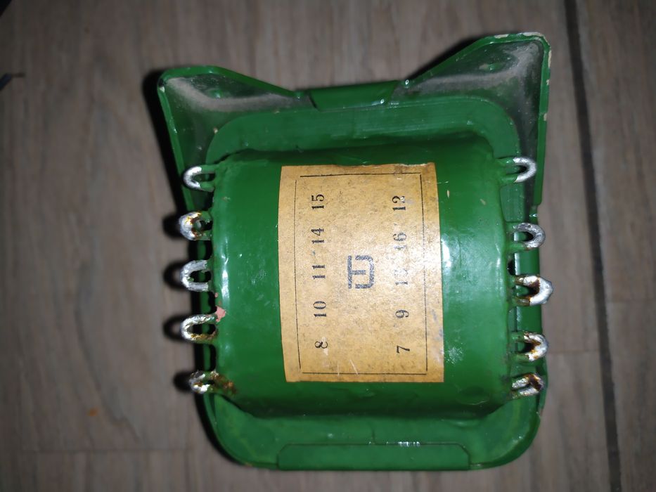 Трансформатор советский тн61-127/220-50,в отл.состоянии