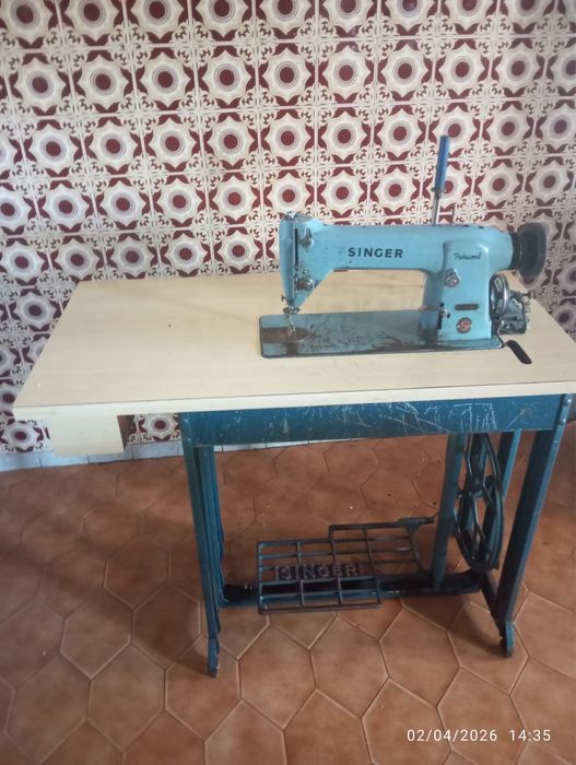 Maquinda de costura Singer