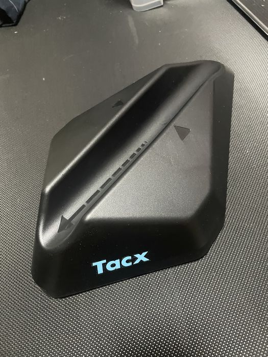 Base de roda dianteira para rolo de bicicleta Tacx