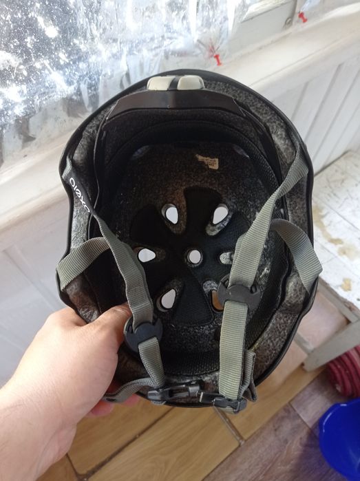 Продам велошлем фирменный