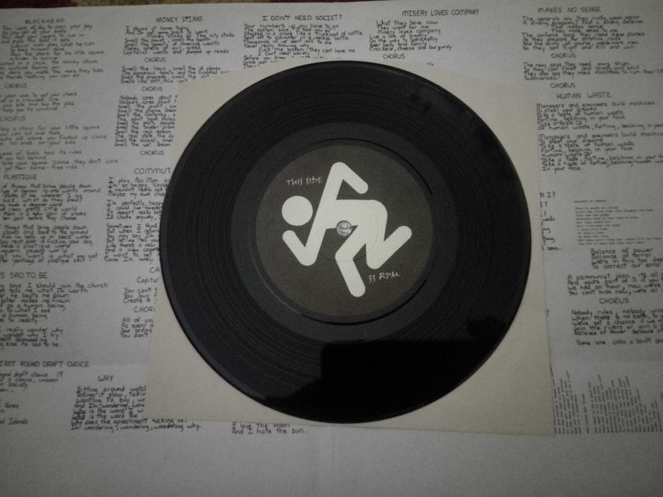 D.R.I. - " Dirty Rotten EP 22 songs " ...