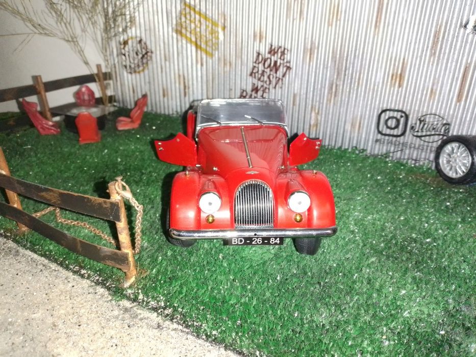 Miniatura 1/18 Morgan Kyosho