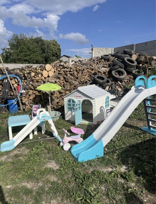 Розпродаж! Набір дитячий будиночок,гірка,пісочниця,стіл та стільці