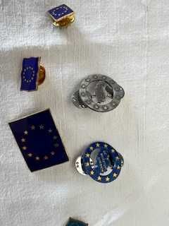Emblemas de lapela da União Europeia