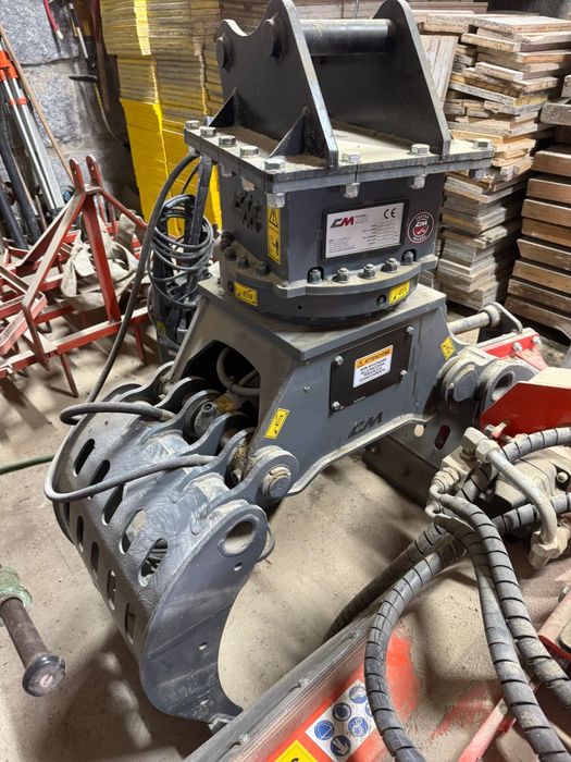 Garra Hidráulica Rotativa KOMAS – Nova (Nunca Usada)