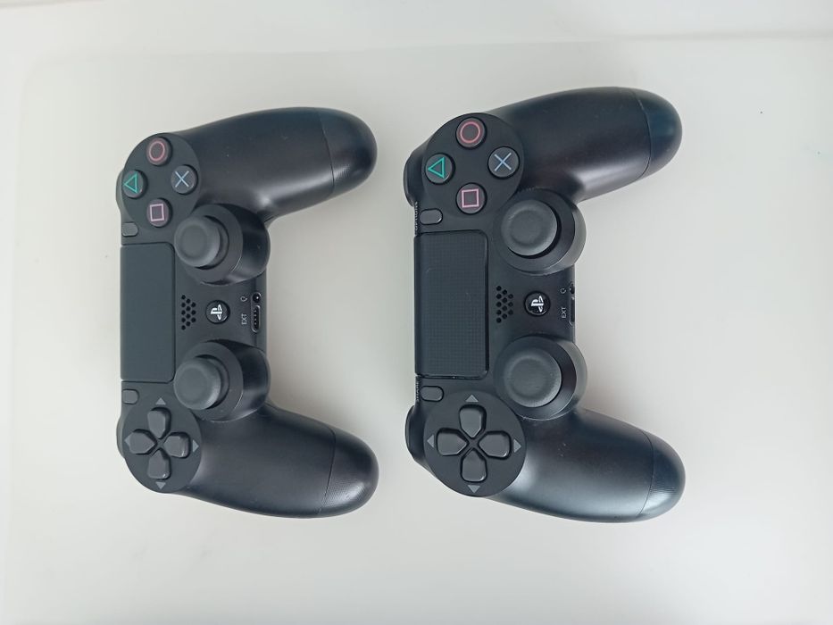 Playstation 4 Slim 1tb com 2 comandos originais