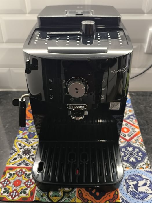 Delonghi Magnifica S - ECAM11. 112.B