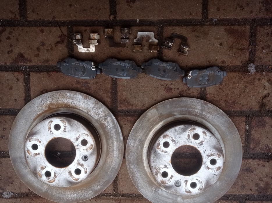 Гальмівний тормозний диск Опель Астра аш Зафіра Б Opel Astra H Zafira